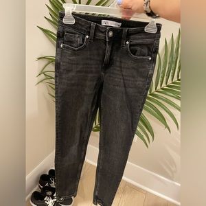 Zara, black jeans barely used (stretchy)